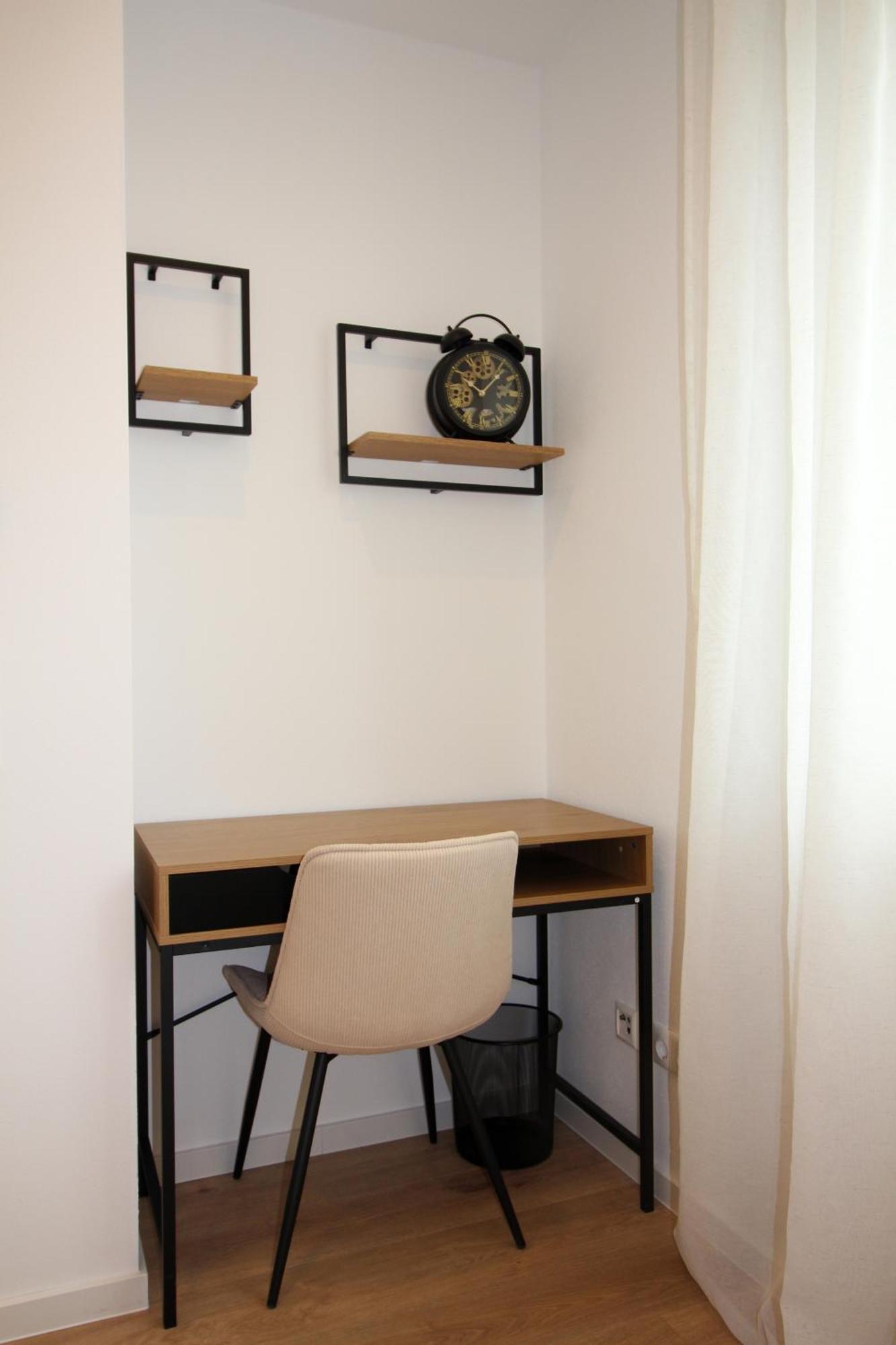 Apartment Mit Voll Ausgestatetter Kueche, Badewanne, Balkon, Parkplatz Vor Dem Haus, Ruhig Gelegen, Ada4 Kulmbach Exterior foto
